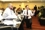 Sharks MOS2 - Francisco Ponce, Chile, Andrea Ramírez, Colombia, and IWG Co-Chair Jamie Rendell (UK) © IISD
